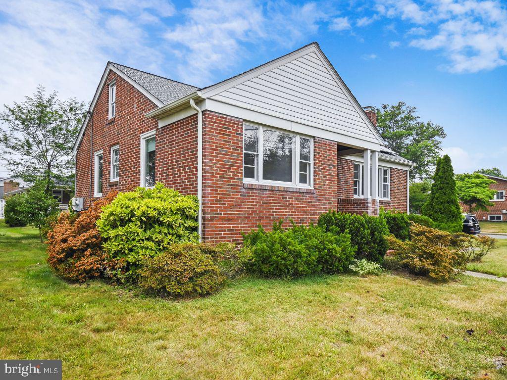 444 Andover Road Linthicum Heights, MD 21090 - Photo 3 of 43
