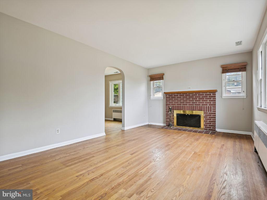 444 Andover Road Linthicum Heights, MD 21090 - Photo 9 of 43 Living Room