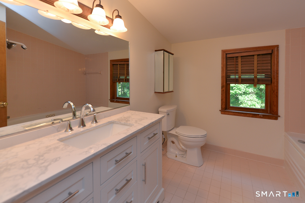 53 Holbrook Road Seymour, CT 06483 - Photo 16 of 23