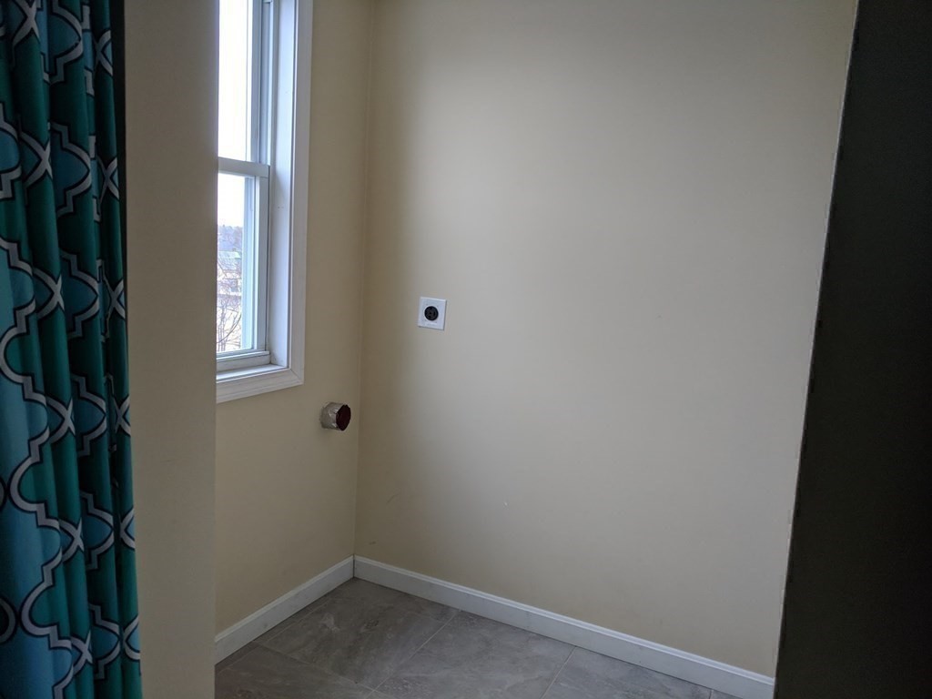 121 Winfield Street Worcester, MA 01602 - Photo 28 of 42 a small space with a window