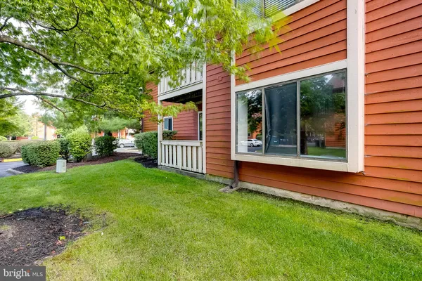 $2,150 | 2118 A Greenwood Court, Mount Laurel, NJ 08054