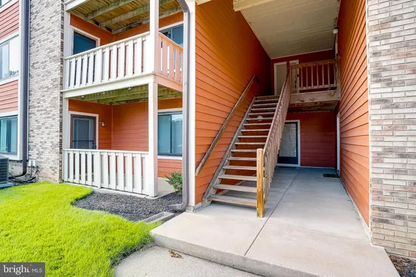 $2,150 | 2118 A Greenwood Court, Mount Laurel, NJ 08054