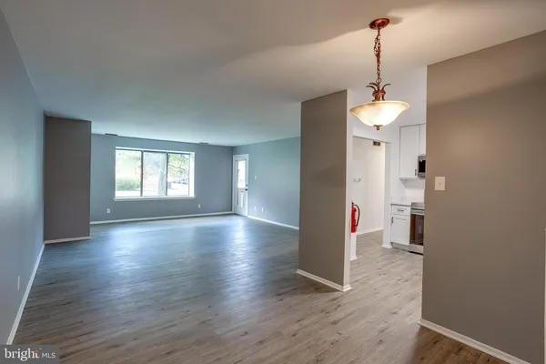 $2,150 | 2118 A Greenwood Court, Mount Laurel, NJ 08054