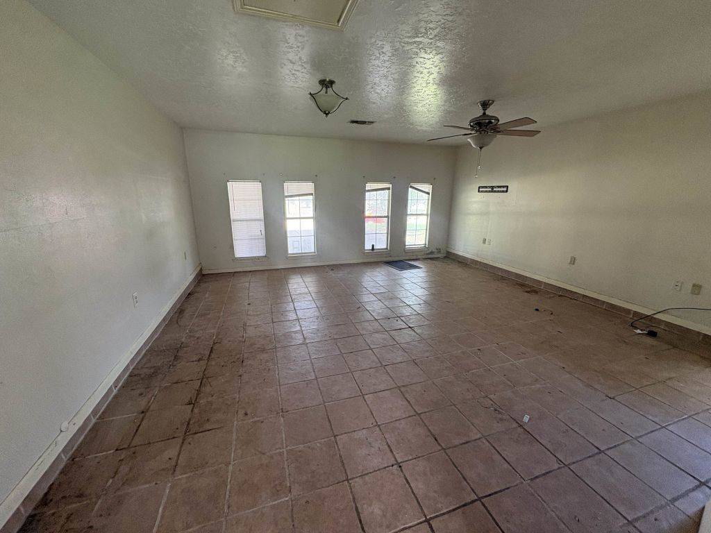 666 Overbluff Street Channelview, TX 77530 - Photo 7 of 16