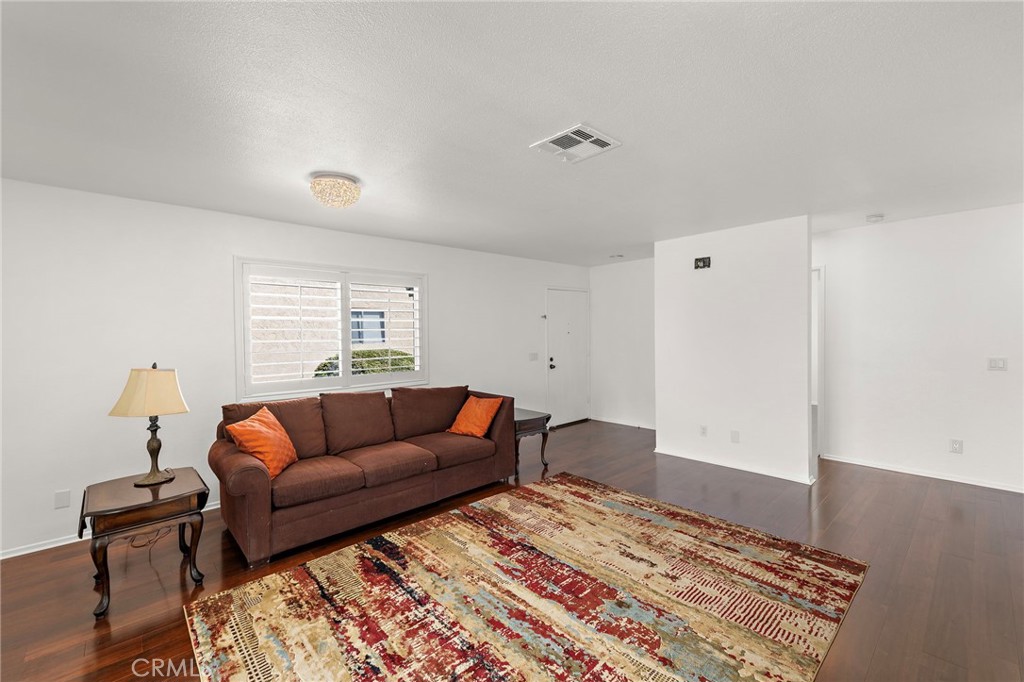 29228 Murrieta Road Menifee, CA 92586 - Photo 6 of 37