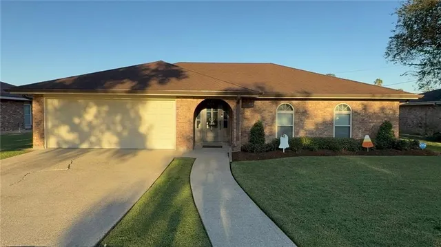 $295,000 | 2633 Saturn Street, Harvey, LA 70058