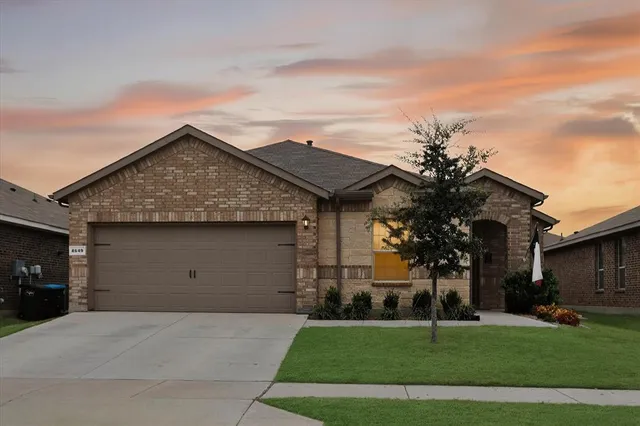 $369,900 | 8649 Mirror Lk Drive, Fort Worth, TX 76179