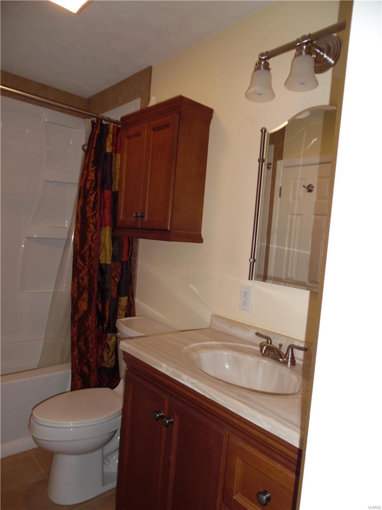 14003 St Rose Road Highland, IL 62249 - Photo 23 of 58