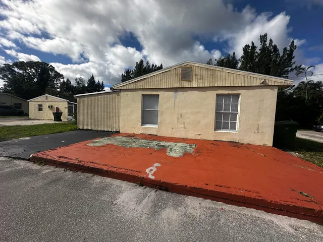 $1,700 | 3874 7th Avenue North, Unit 3878, Palm Springs, FL 33461