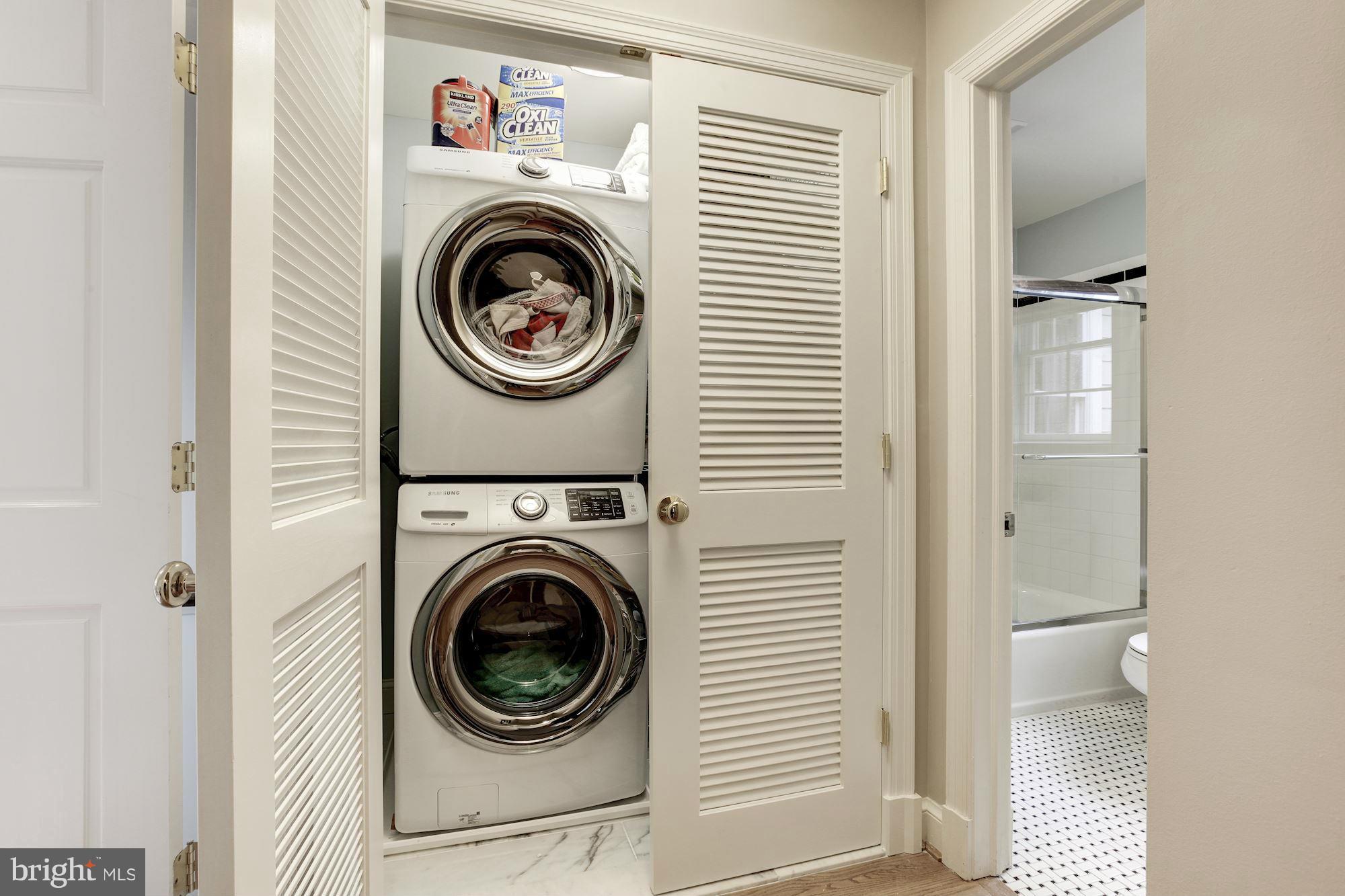 3055 Military Road Arlington, VA 22207 - Photo 22 of 30 a view of a bedroom with washer and dryer