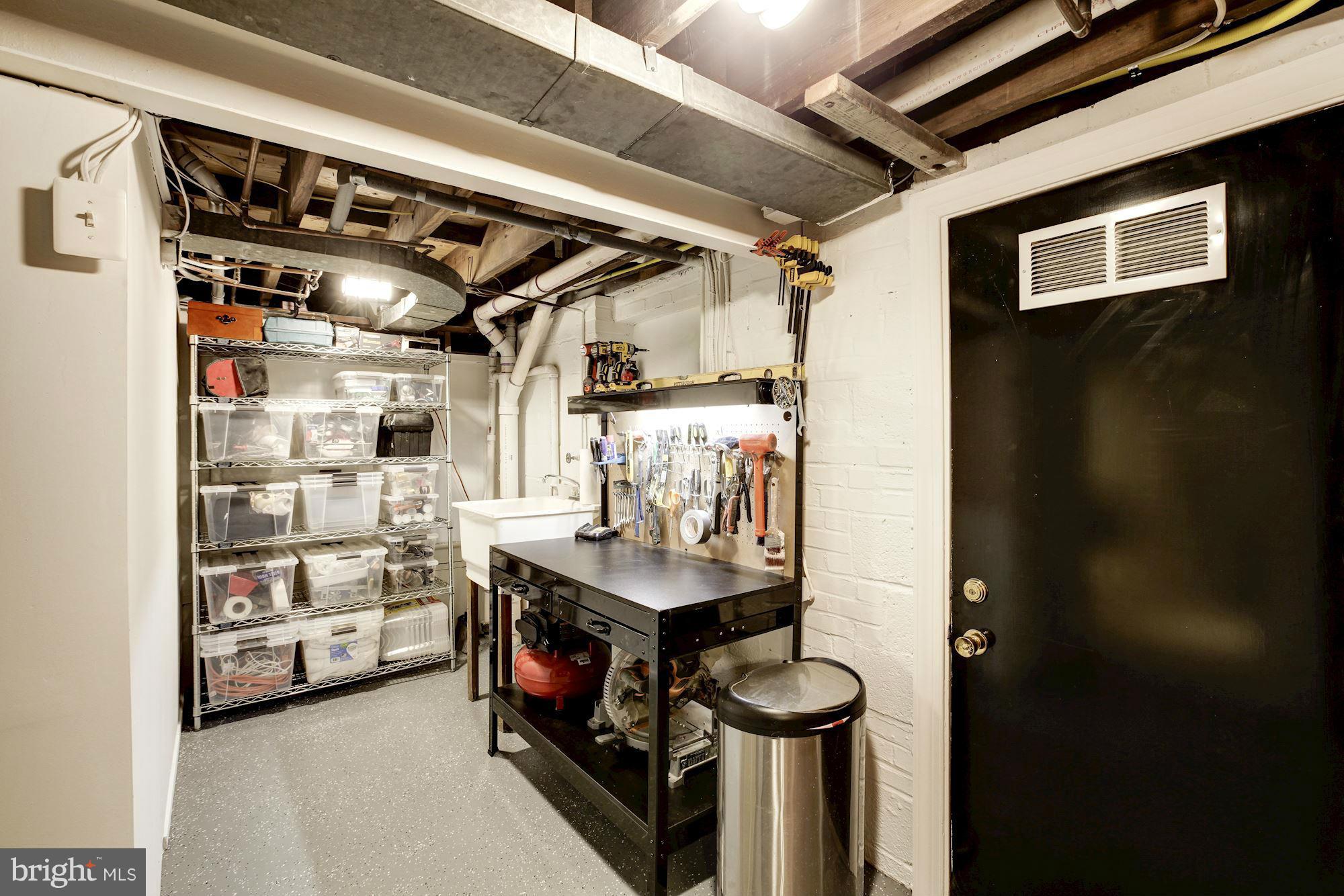 3055 Military Road Arlington, VA 22207 - Photo 27 of 30 a utility room with dryer and washer
