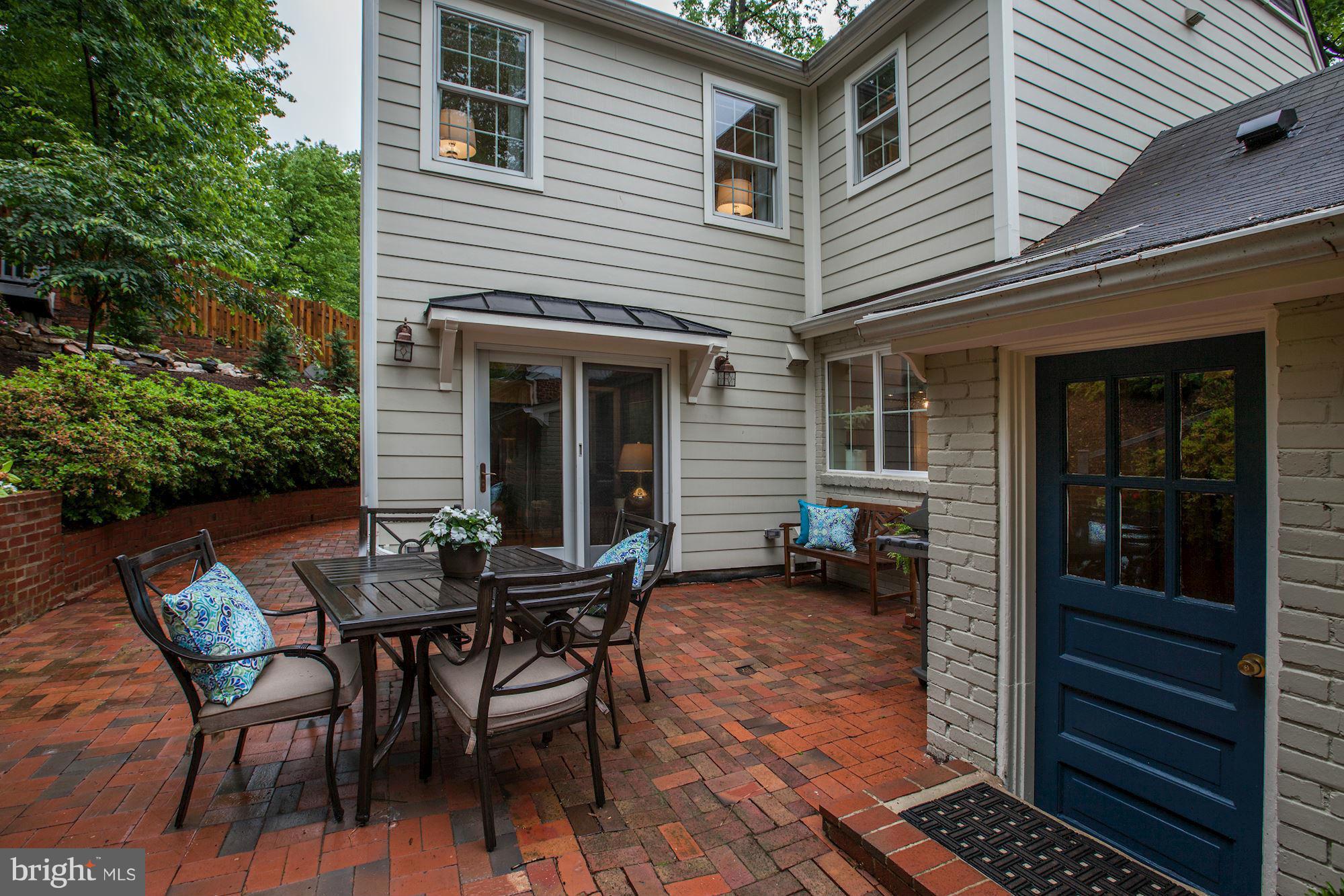3055 Military Road Arlington, VA 22207 - Photo 28 of 30 a view of a house with backyard and sitting area