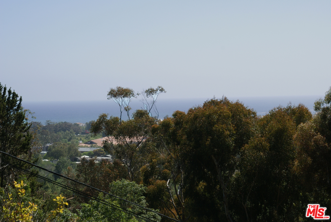 3560 Serra Road Malibu, CA 90265 - Photo 13 of 22 Gallery Image 13