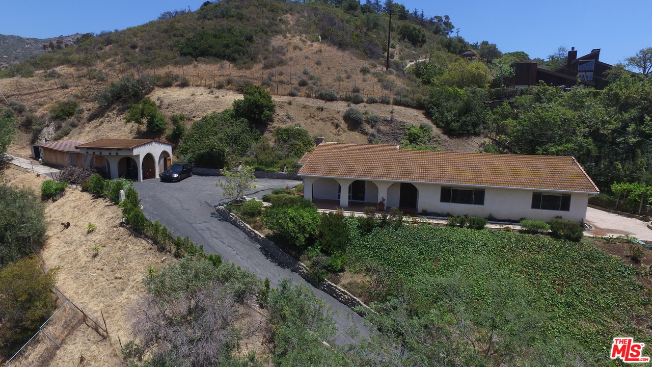 3560 Serra Road Malibu, CA 90265 - Photo 4 of 22 Gallery Image 4