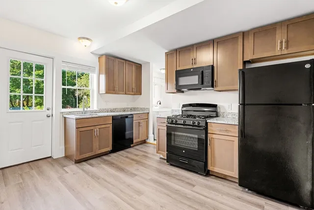 $2,300 | 97 West Street, Unit 97, Whitman, MA 02382