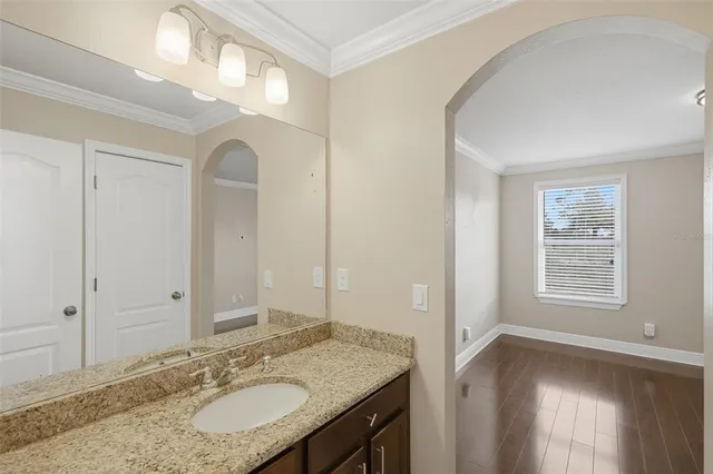 a view of a livingroom with furniture