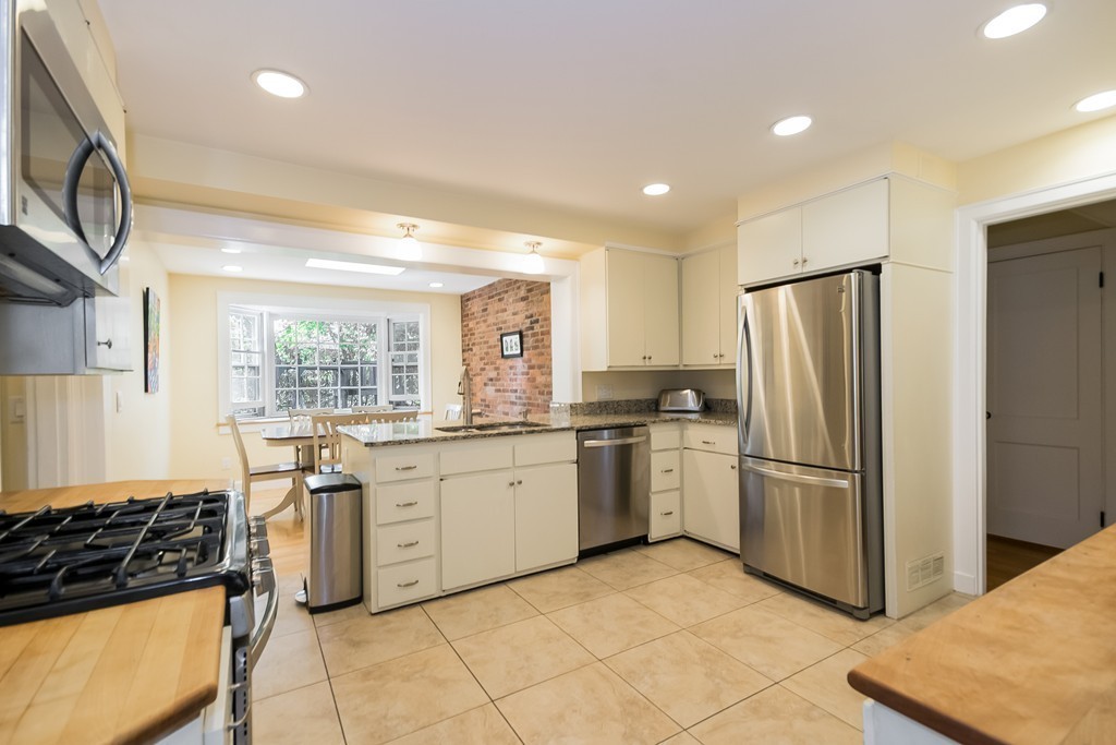 208 Ellington Road Longmeadow, MA 01106 - Photo 10 of 29 Gallery Image 10