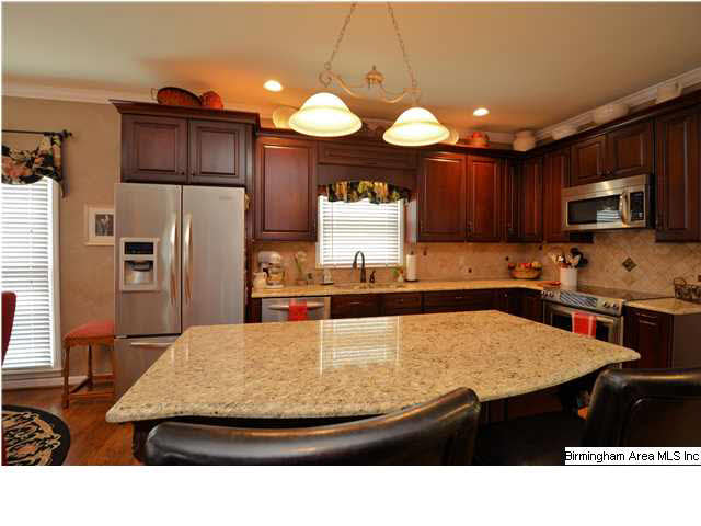 1817 Southview Circle Hoover, AL 35244 - Photo 4 of 31