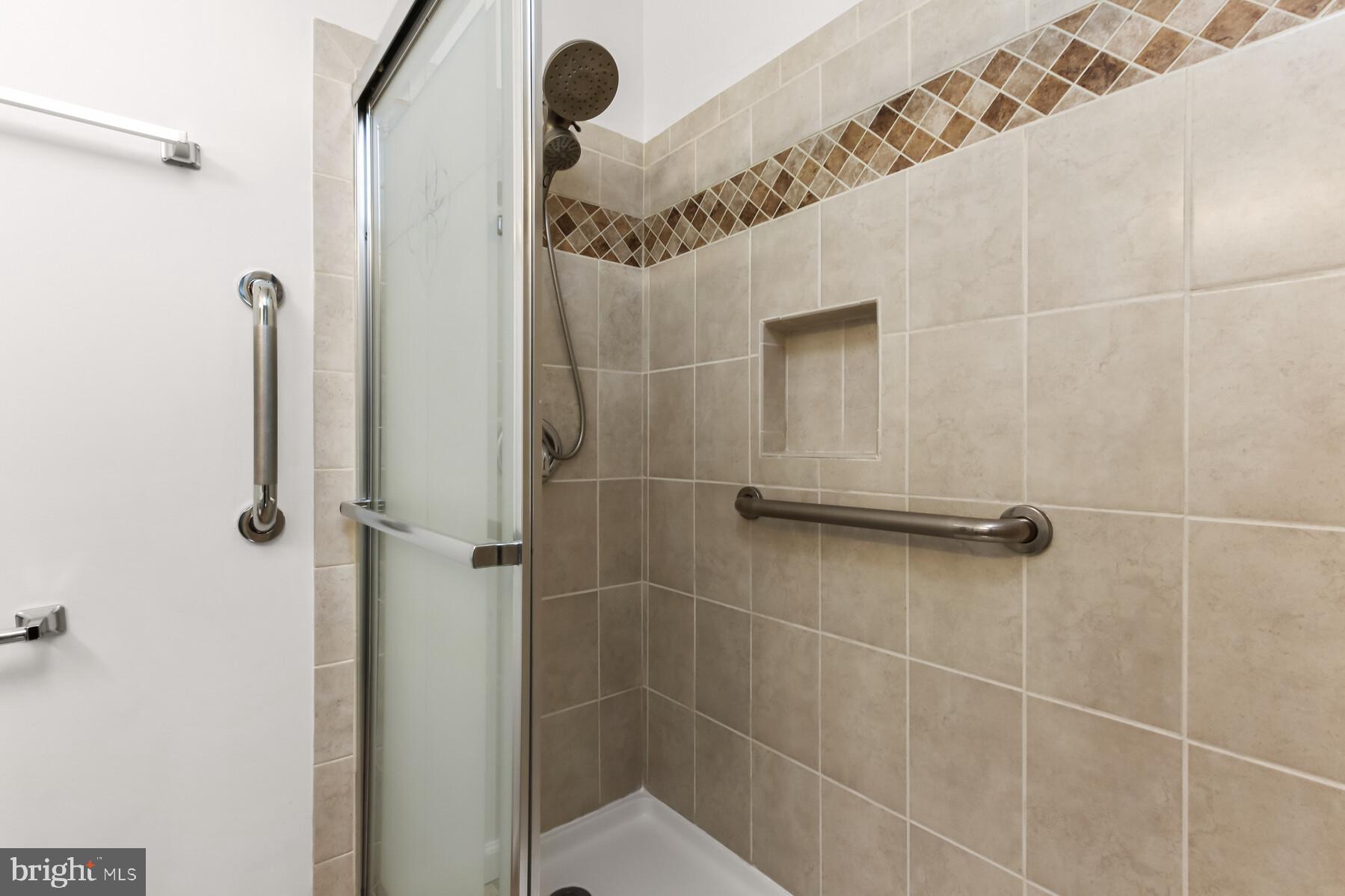 12601 North Point Lane Laurel, MD 20708 - Photo 35 of 54 Master Bathroom