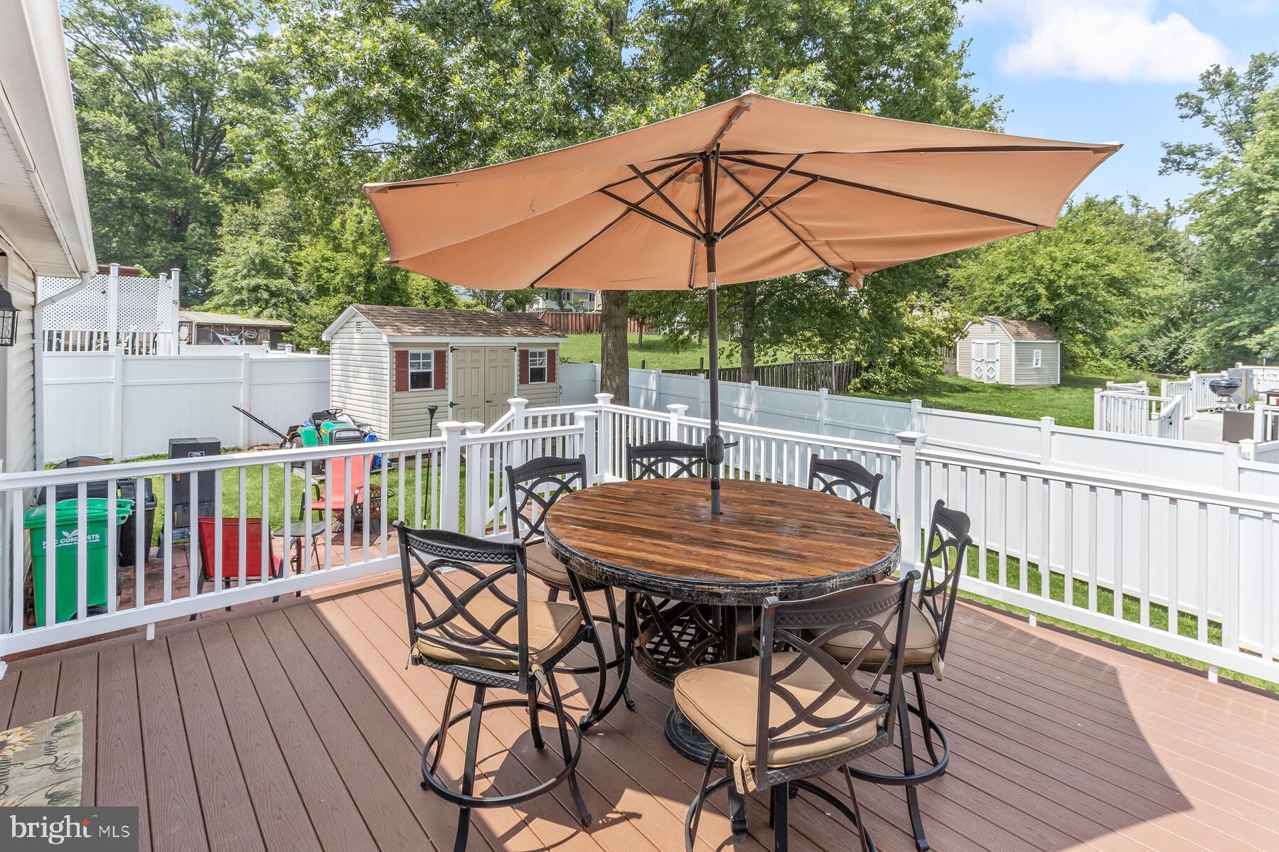 12601 North Point Lane Laurel, MD 20708 - Photo 44 of 54 New deck