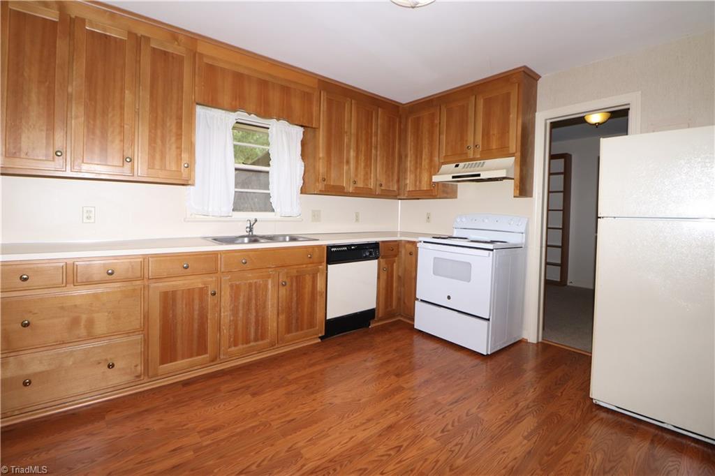 3514 Normandy Road Greensboro, NC 27408 - Photo 9 of 14 Kitchen
