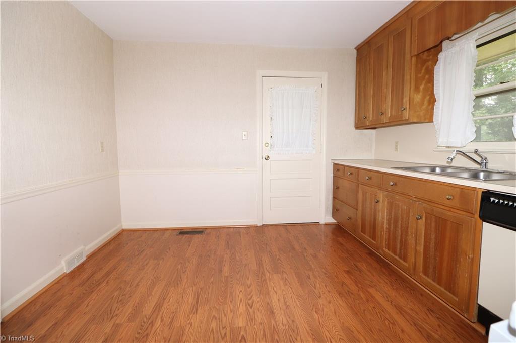 3514 Normandy Road Greensboro, NC 27408 - Photo 10 of 14 Kitchen