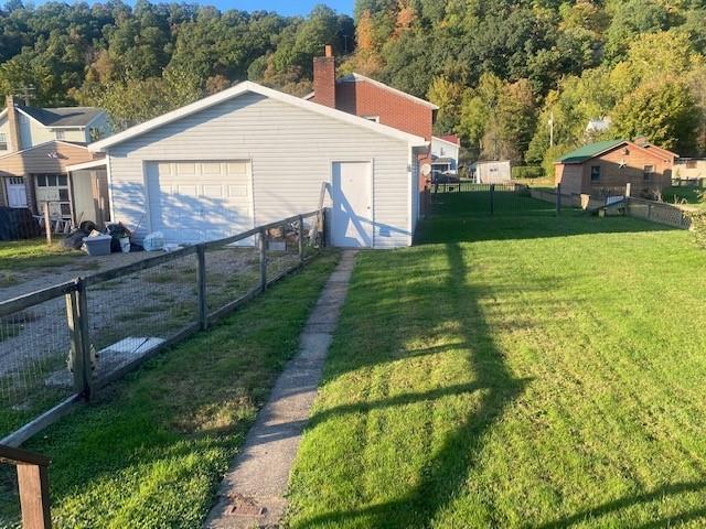 3 Circle Road Perryopolis, PA 15473 - Photo 3 of 10