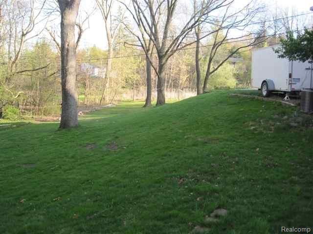 5801 Cobb Creek Road Rochester, MI 48306 - Photo 11 of 22 11.JPG