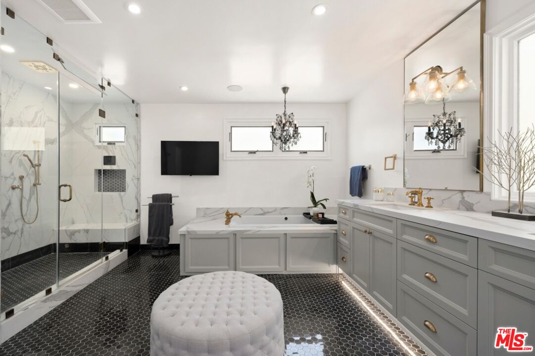 1472 North Kings Road West Hollywood, CA 90069 - Photo 15 of 23