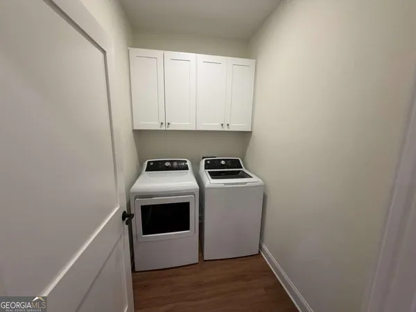 a view of utility room with washer and dryer