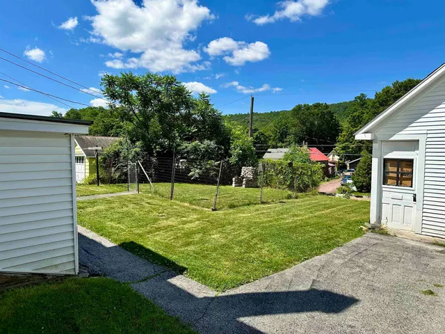 $290,000 | 33 Gibbs Street, Proctor, VT 05765