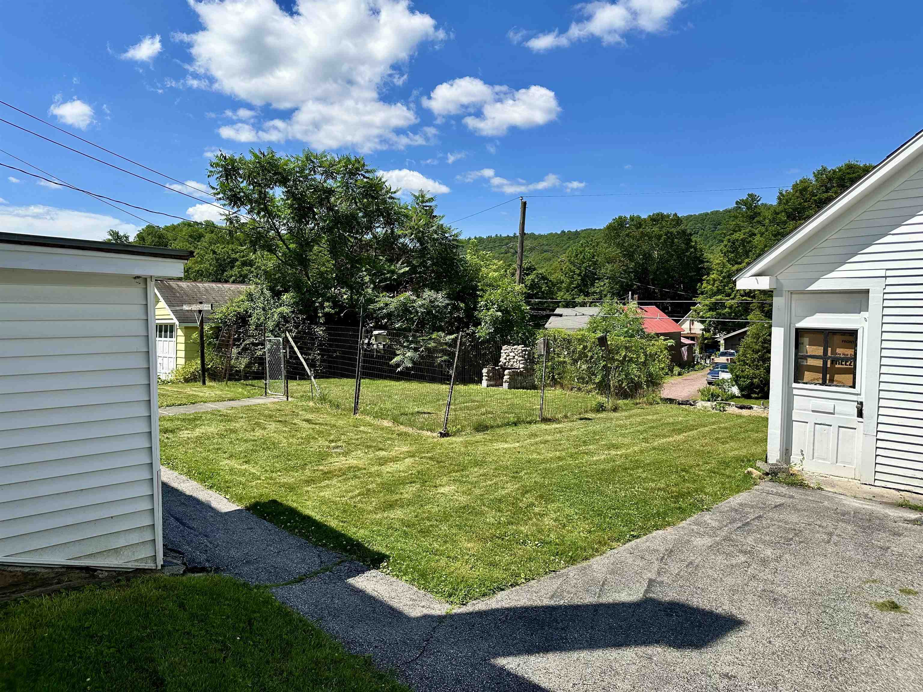 33 Gibbs Street Proctor, VT 05765 - Photo 11 of 35