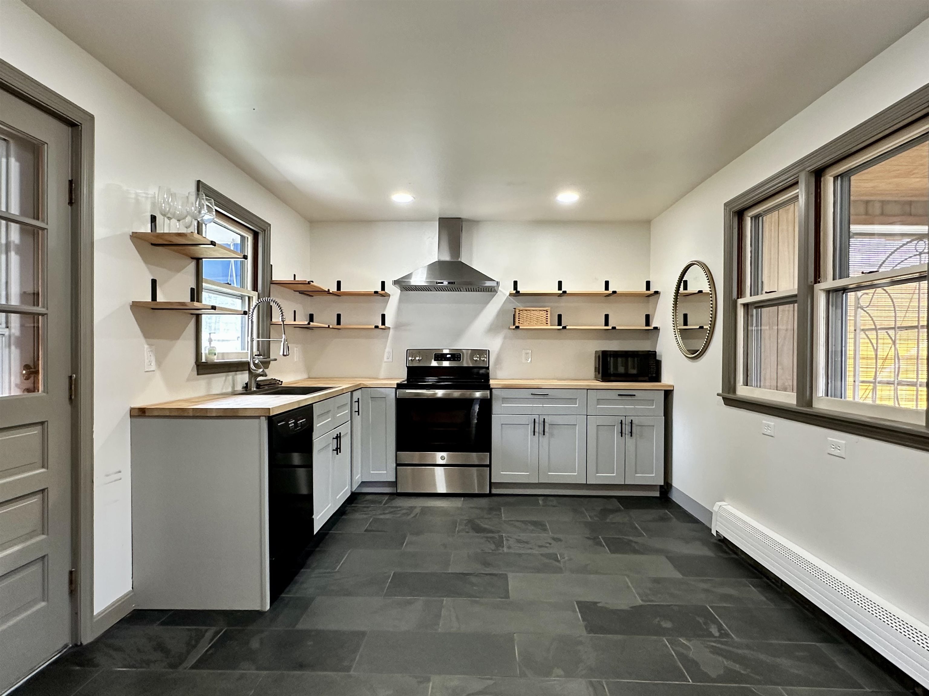 33 Gibbs Street Proctor, VT 05765 - Photo 14 of 35