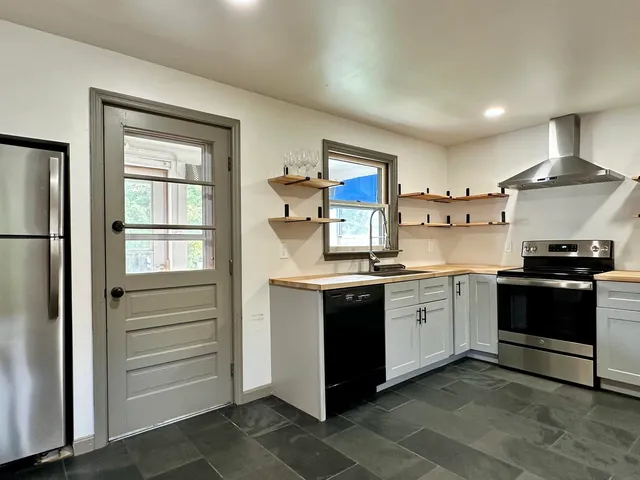 $290,000 | 33 Gibbs Street, Proctor, VT 05765