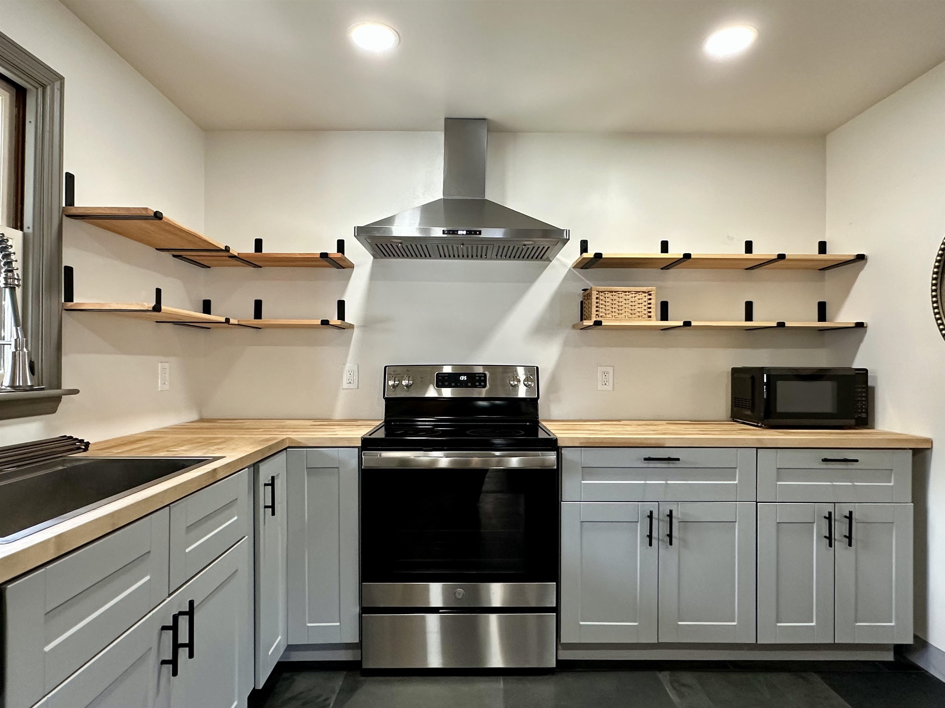 33 Gibbs Street Proctor, VT 05765 - Photo 16 of 35