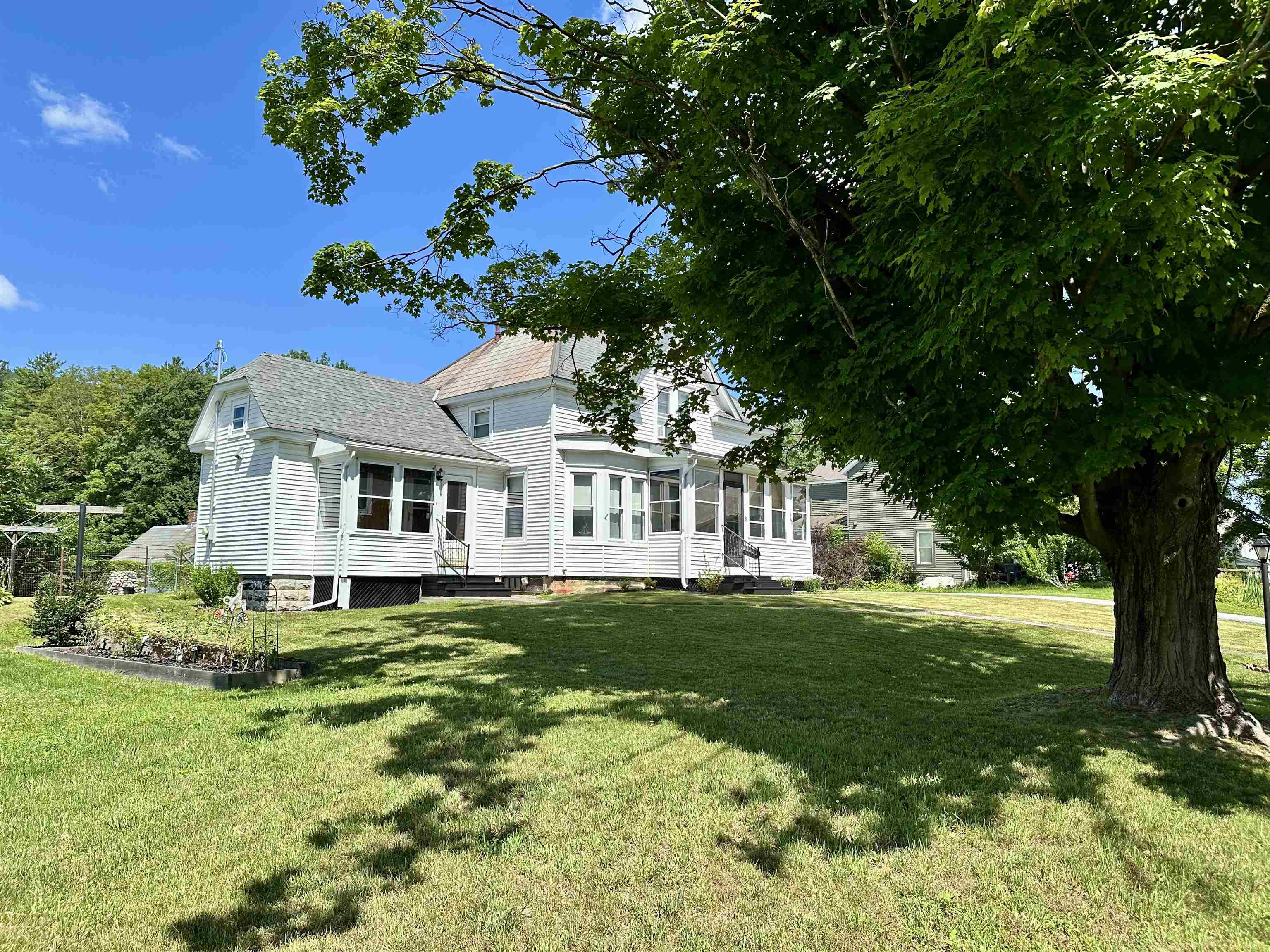 33 Gibbs Street Proctor, VT 05765 - Photo 5 of 35