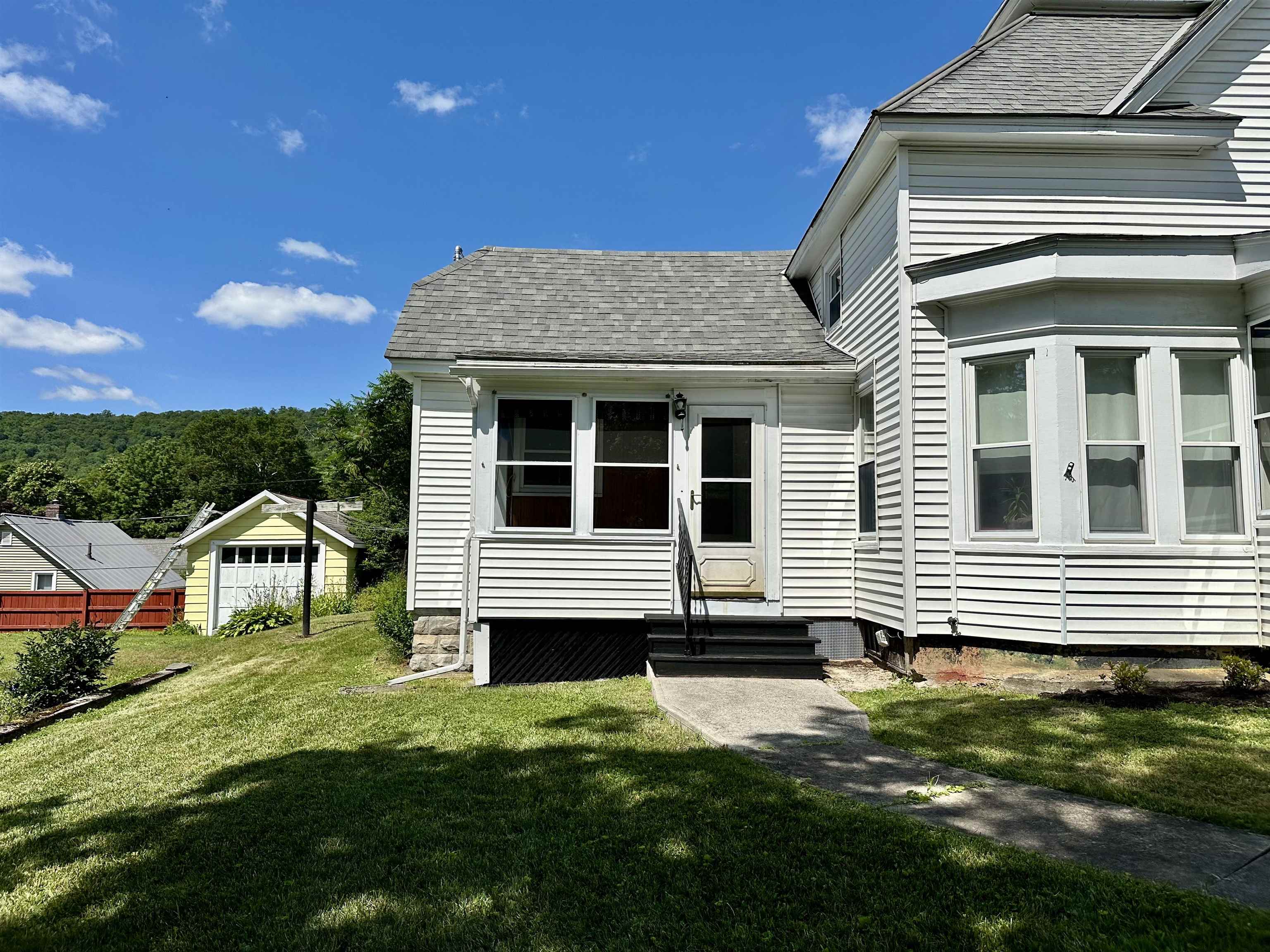 33 Gibbs Street Proctor, VT 05765 - Photo 6 of 35