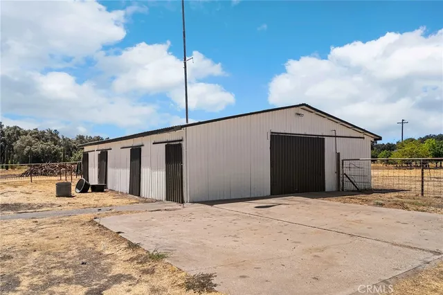 a picture of a bench in the floor