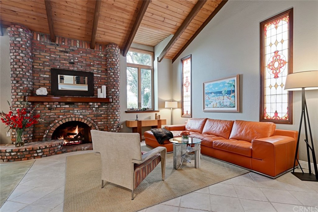 512 3rd Street Manhattan Beach, CA 90266 - Photo 5 of 27