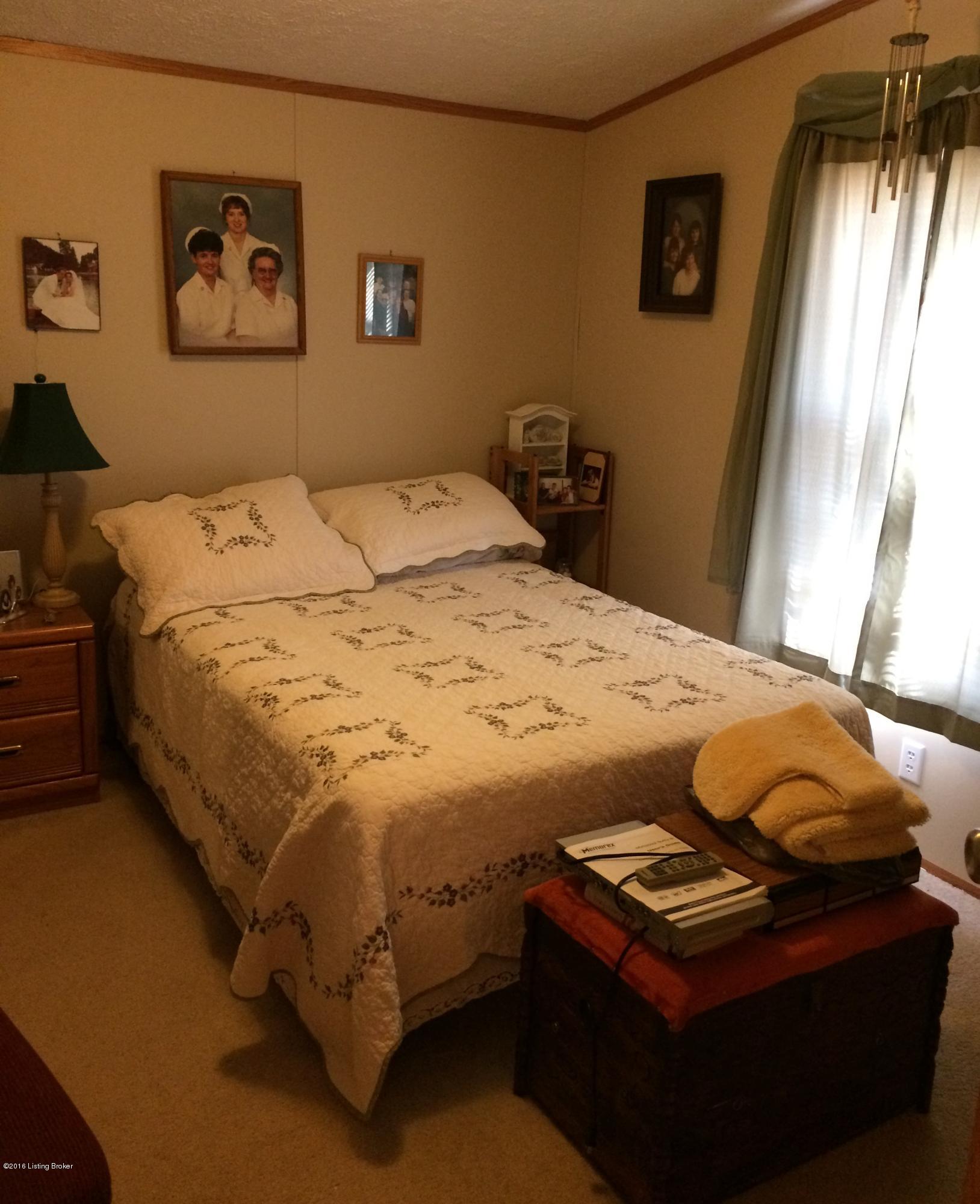 662 Nolin Park Road Clarkson, KY 42726 - Photo 6 of 15 ROOM LARGE ENOUGH FOR QUEEN OR KING BED