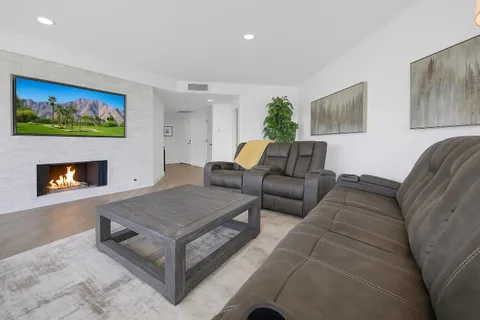 $688,000 | 910 Island Drive, Unit 406, Rancho Mirage, CA 92270