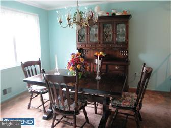102 Wolfpack Road Trenton, NJ 08619 - Photo 5 of 12 Dining Room
