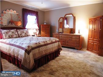 102 Wolfpack Road Trenton, NJ 08619 - Photo 7 of 12 Bedroom - Main