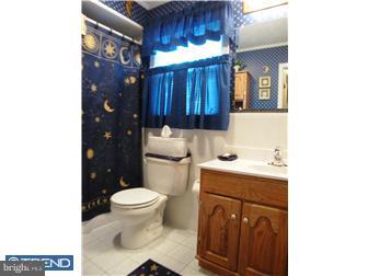 102 Wolfpack Road Trenton, NJ 08619 - Photo 10 of 12 Bathroom