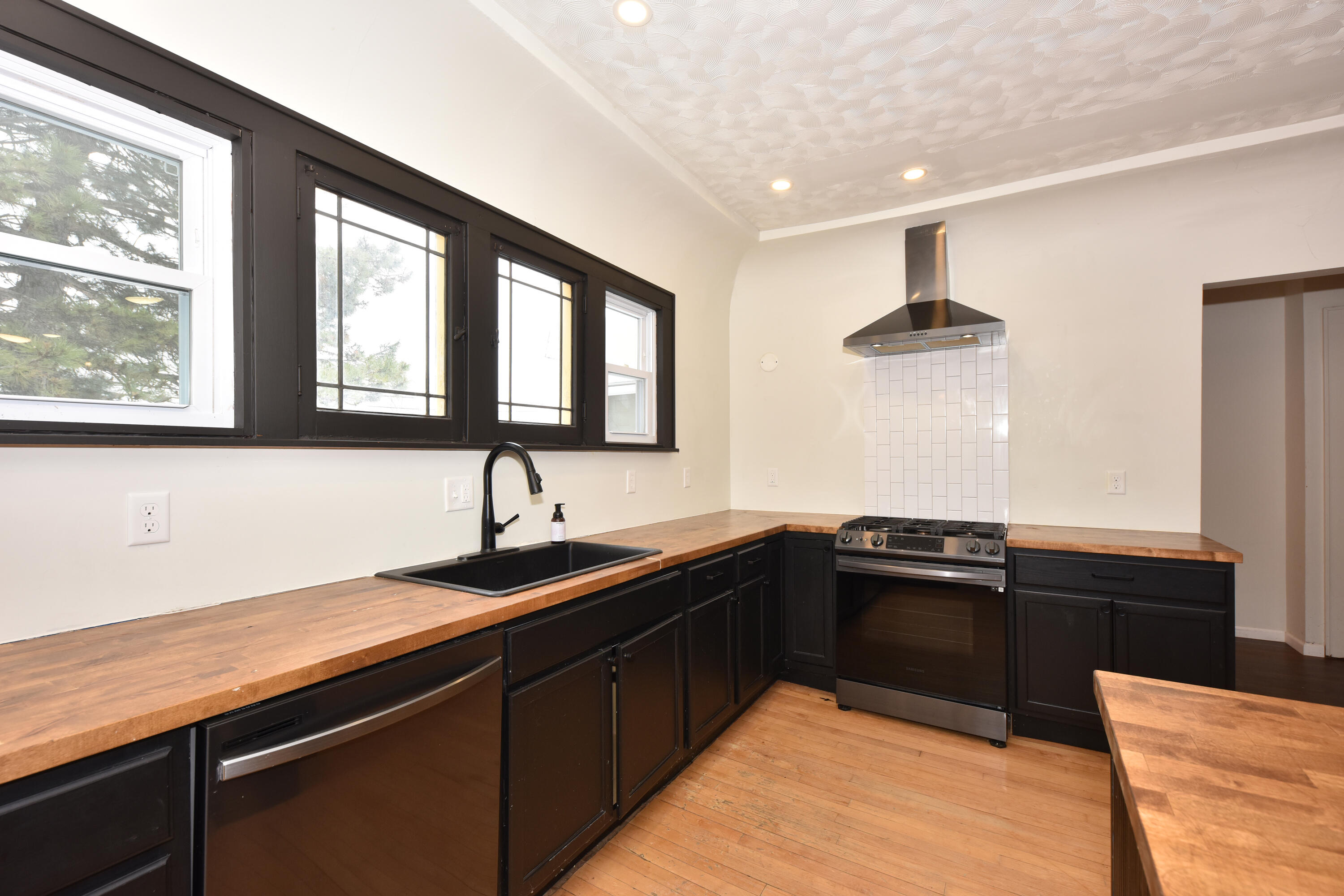 4311 North 14th Street Milwaukee, WI 53209 - Photo 13 of 48 EUP_5130