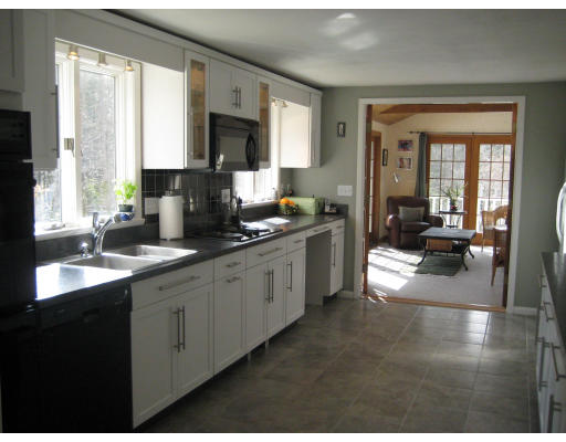 323 Springs Road Bedford, MA 01730 - Photo 3 of 15 Gallery Image 3
