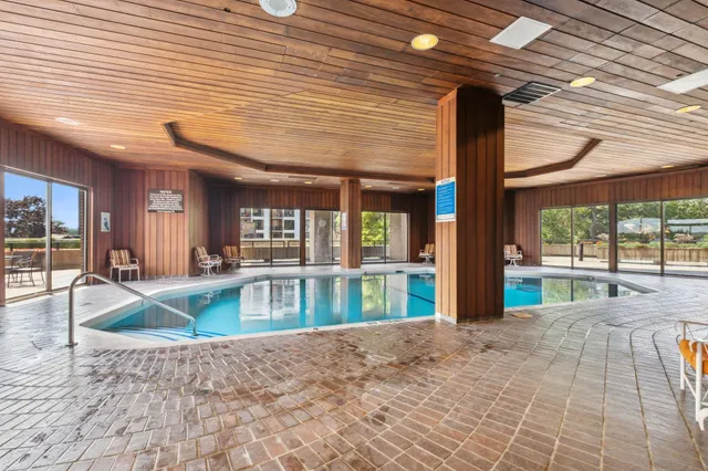 $2,995 | 2950 Dean Parkway, Unit 2205, Minneapolis, MN 55416