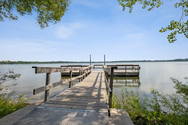 $2,995 | 2950 Dean Parkway, Unit 2205, Minneapolis, MN 55416