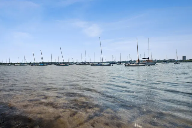 $2,995 | 2950 Dean Parkway, Unit 2205, Minneapolis, MN 55416