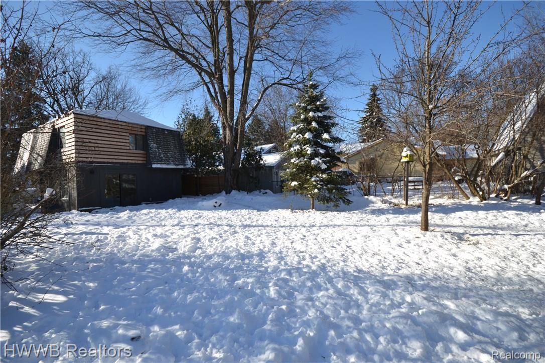 4141 Mapleleaf Road Waterford, MI 48328 - Photo 15 of 25 MAPLELEAF 4141 (133).JPG